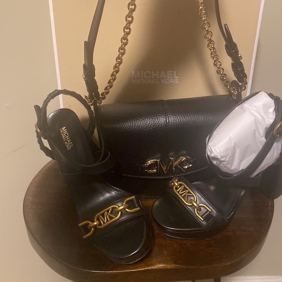 Michael KORS - Picture 8 of 8